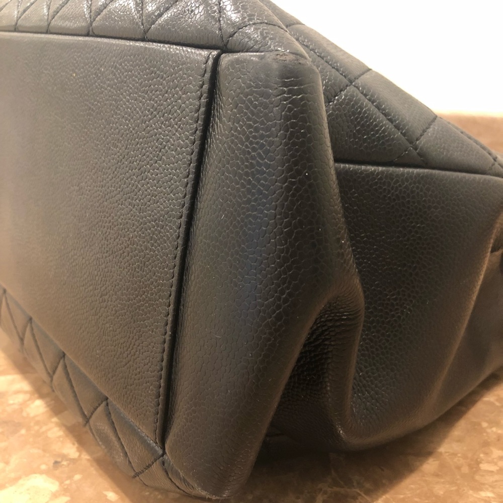 Authentic Chanel - Picture 7 of 15